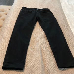 Men’s black Levi’s 512 jeans